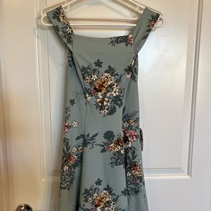 Cute off the shoulder floral dress NWT!